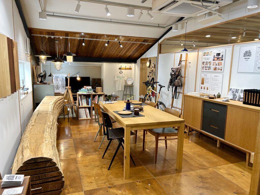 SOUI WOODWORKS – オーダー家具+インテリア+カフェ